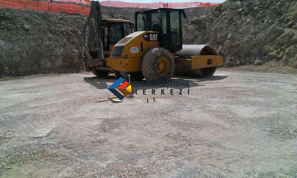 nukleer test cihazi ile arazide sikismanin kontrolu (2) proktor dolguda sıkışma kontrolü van