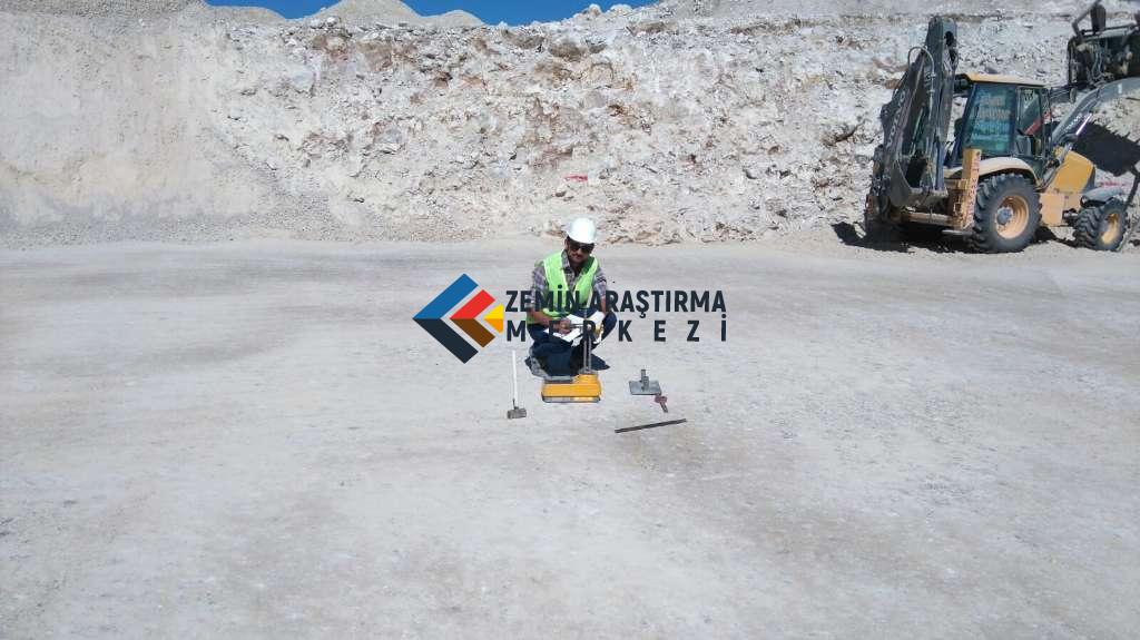 nukleer test cihazi ile arazide sikismanin kontrolu (3) proktor dolguda sıkışma kontrolü